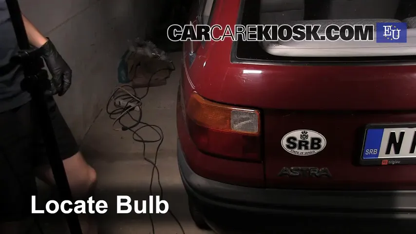 1993 Opel Astra F 1.4L 4 Cyl. Luces Luz de niebla (reemplazar foco)